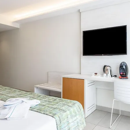 Hotel Fergus Cactus Garden