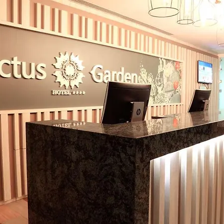 Fergus Cactus Garden 호텔 4*